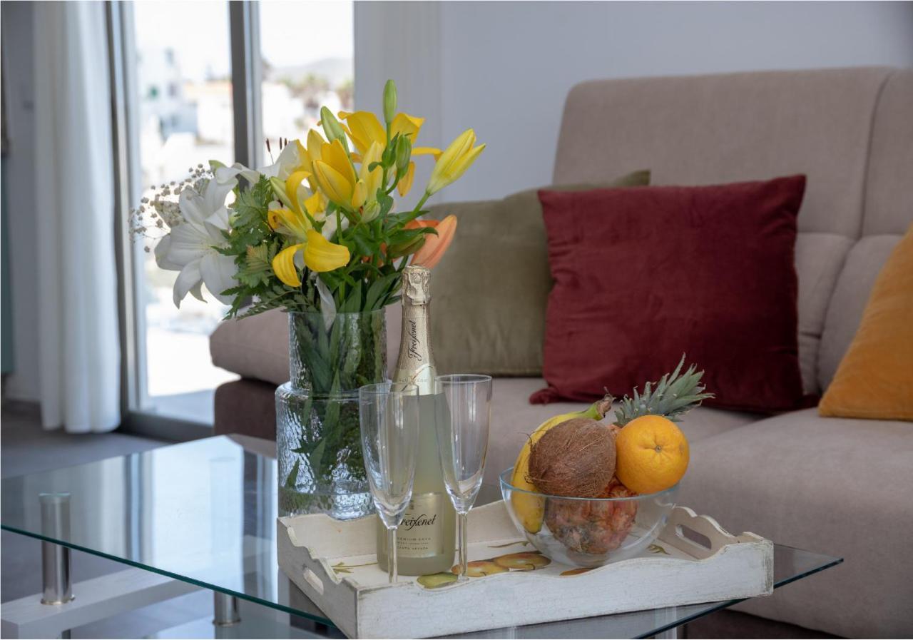 Apartment Holiday 5 Beachfront Corralejo By Holidays Home ภายนอก รูปภาพ